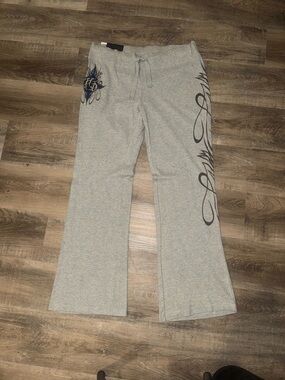 Harley-Davidson Gray Sweatshirt with Blue and Black Embroidered Graphic